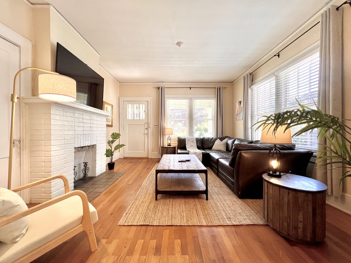 Photo - 696 Highland Ave NE (Atlanta, GA)