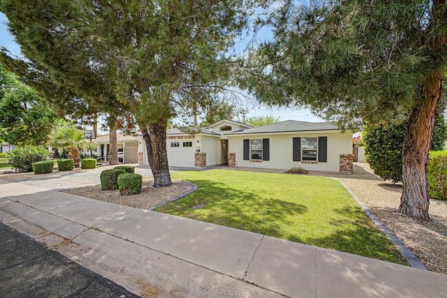 Photo - 3414 N 44th Pl