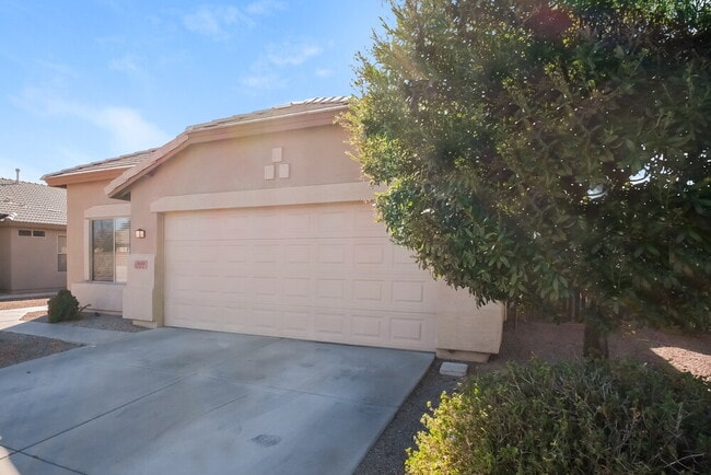 Photo - 806 S 122nd Ln