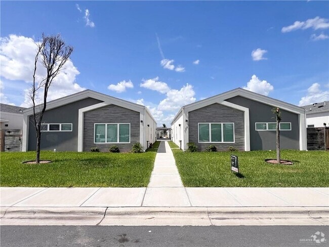 Building Photo - 1421 E Hibiscus Ave Unit 3 Rental