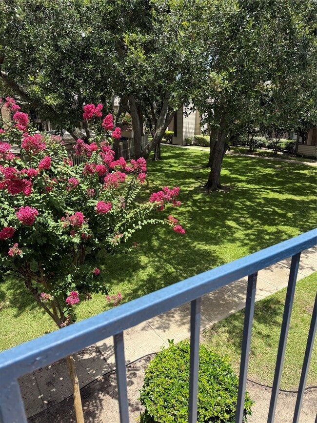 Building Photo - 7112 N Holiday Dr Unit 7112 Rental