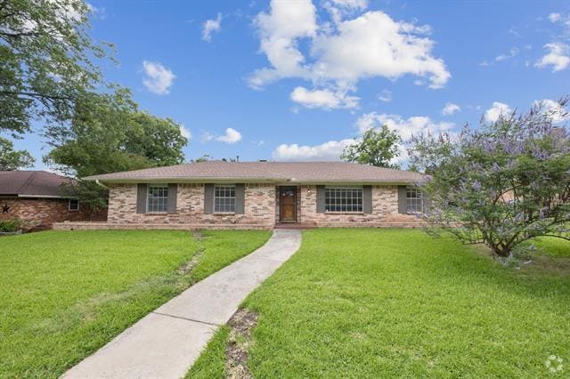 Building Photo - 1800 Midcrest Dr Rental