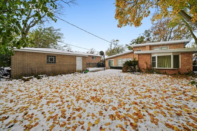 Photo - 400 Locust Rd