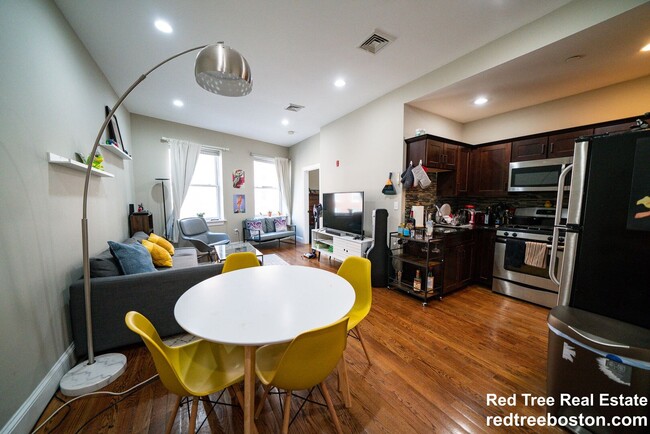 Photo - 491 Commonwealth Ave