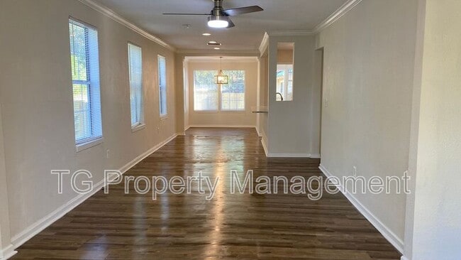 Photo - 4550 Crescent St