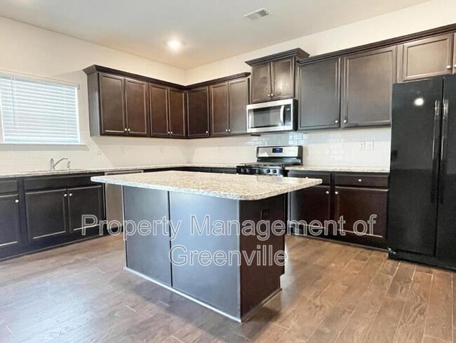 Photo - 301 Millridge Rd