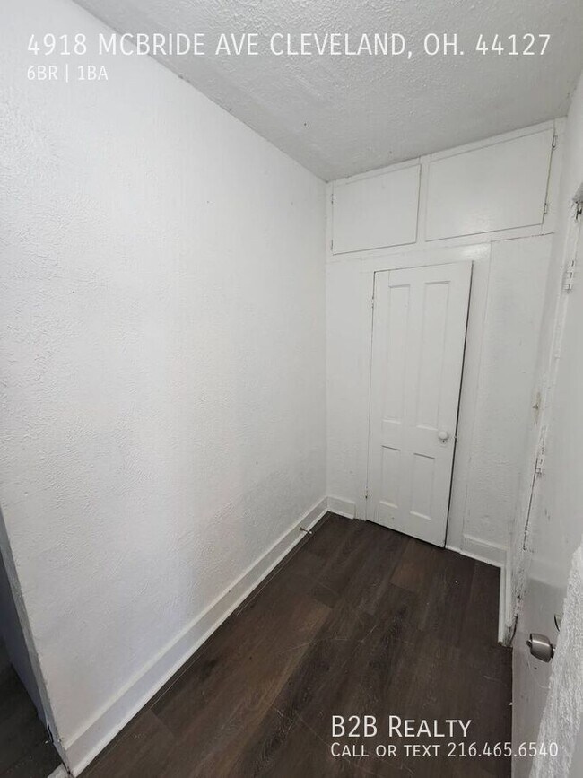 Photo - 4918 McBride