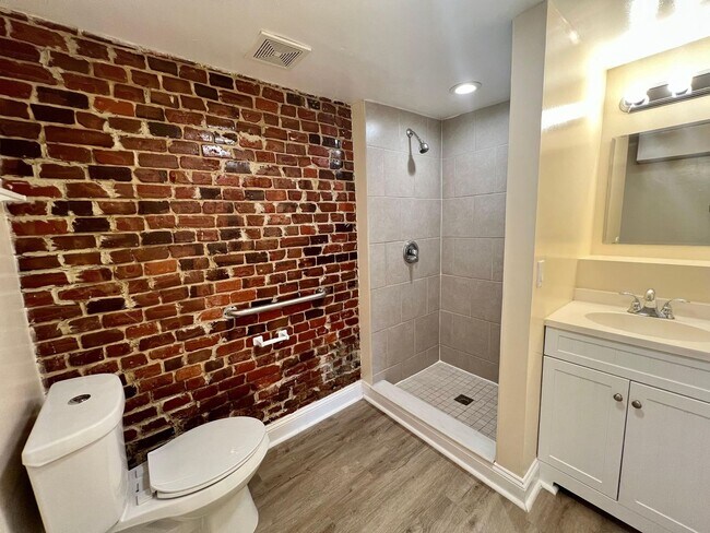 Photo - 2705 Riverside Ave Unidad 2705 Riverside Ave