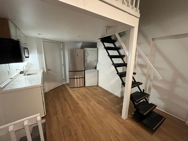 Photo - 1001 SE 2nd Ct