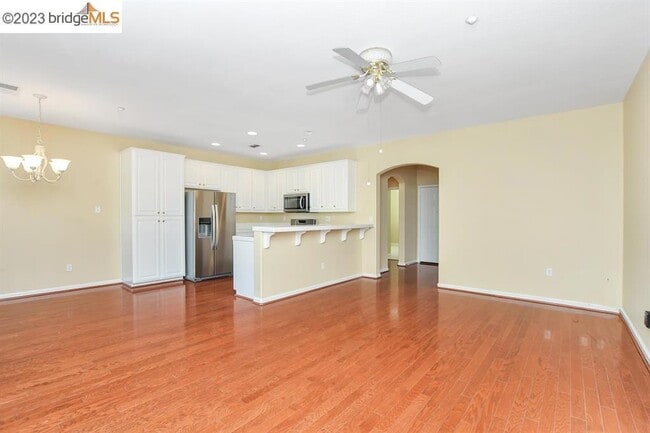 Photo - 935 Centennial Dr