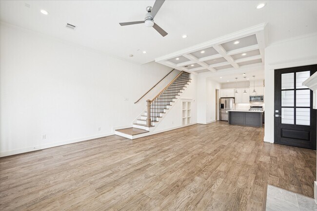 Photo - 4405 Schuler St