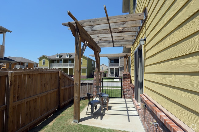 4BR - A1 - Patio