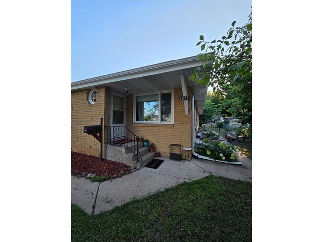 Building Photo - 4229 Unity Ave N