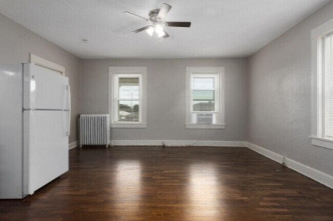 Photo - 204 E Franklin St