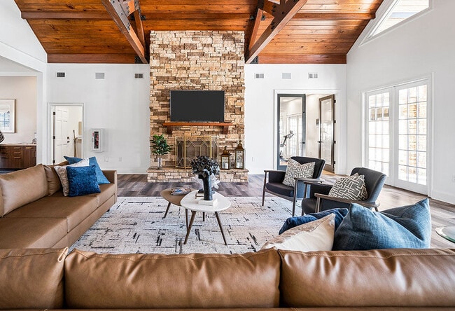 Photo - Houston Lake Apartments