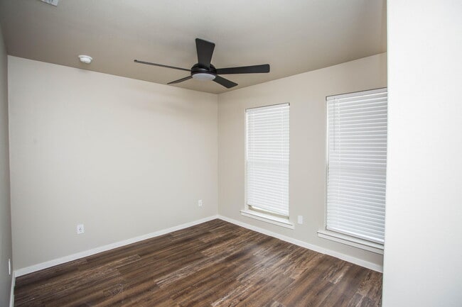 Photo - 2126 N Jayton Ave