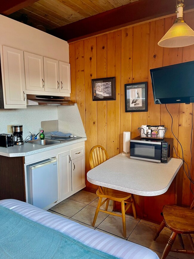 Photo - 971 N Montesano St Unit 104