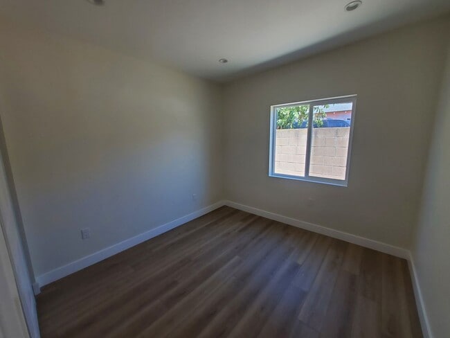 Photo - 2323 Lemon Ave Unit 2323 1/2 B