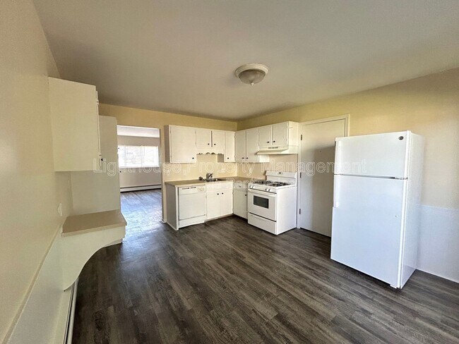 Photo - 143 Exchange St SE Unidad D