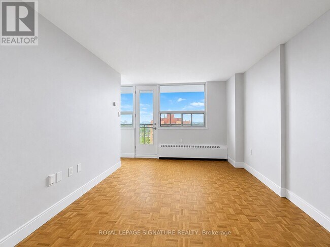 Photo - 1500 Bathurst St Unit 1201