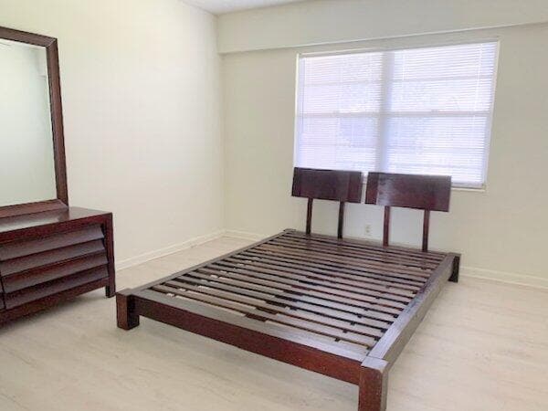 Photo - 545 Fanshaw M