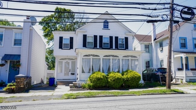 Building Photo - 307 Monroe St Unit 2 Rental