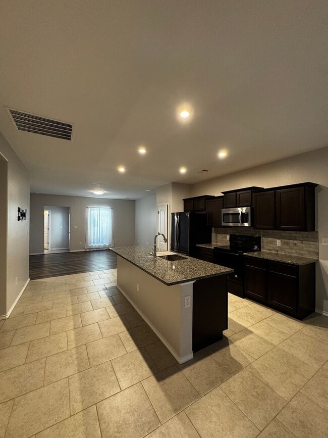 Photo - Located in Tradewinds 3/2/2