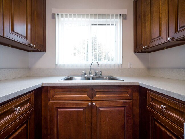 Photo - 1936 Corning St