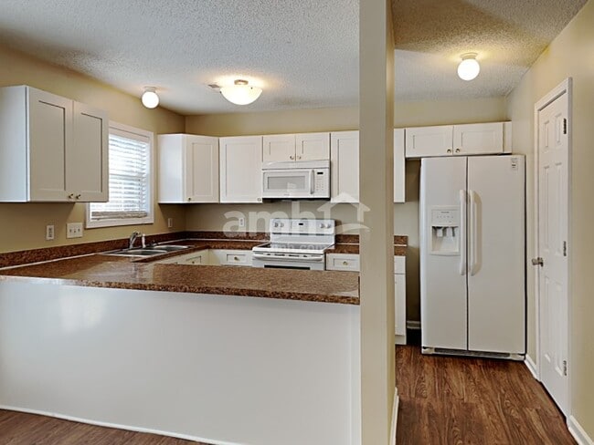 Photo - 8111 Kingston Dr