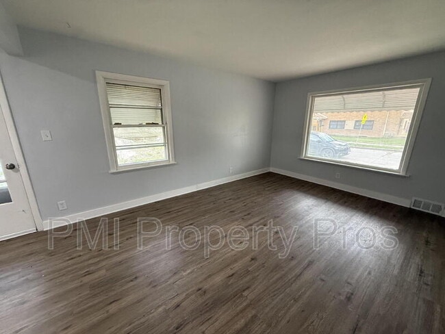 Photo - 2101 W Fairmount Ave