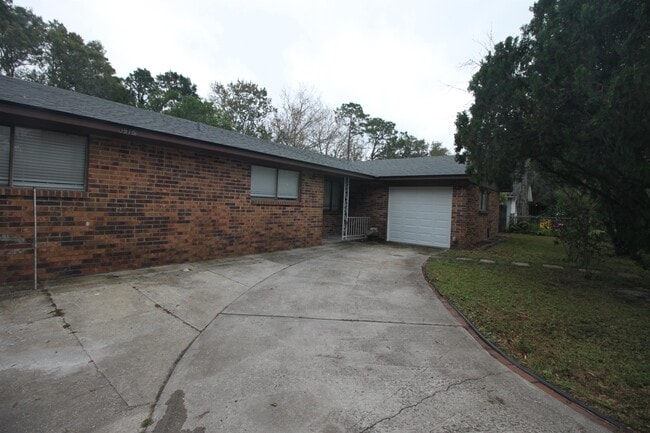Building Photo - 3915 Oriely Dr E