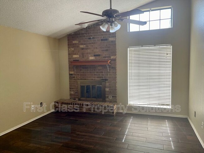 Photo - 9212 Buttonfield Ave