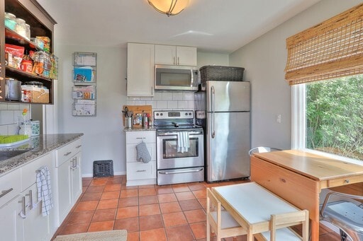 Photo - New Price! Beautiful 3 Bedroom home in des...