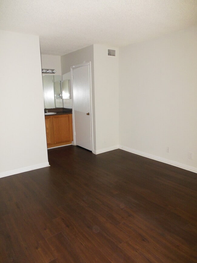 Photo - ONE BEDROOM ONE BATHROOM! WATERFRONT COMMUNITY!! Unit 24