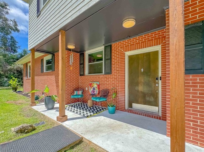 Photo - 1044 Seminole Dr