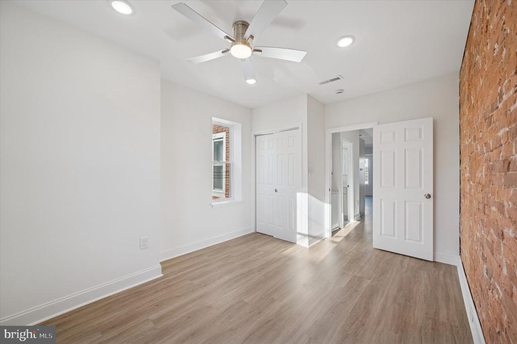 Photo - 5644 Blakemore St