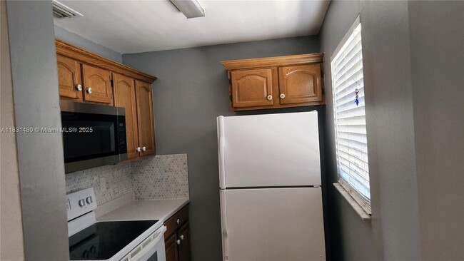 Photo - 55 SW 12th St Unidad 3