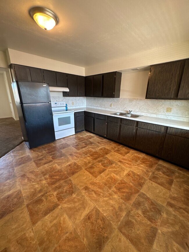 Photo - 47 W 600 N Unit 8