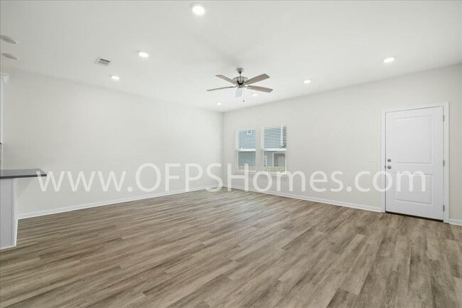 Photo - 321 Allen St