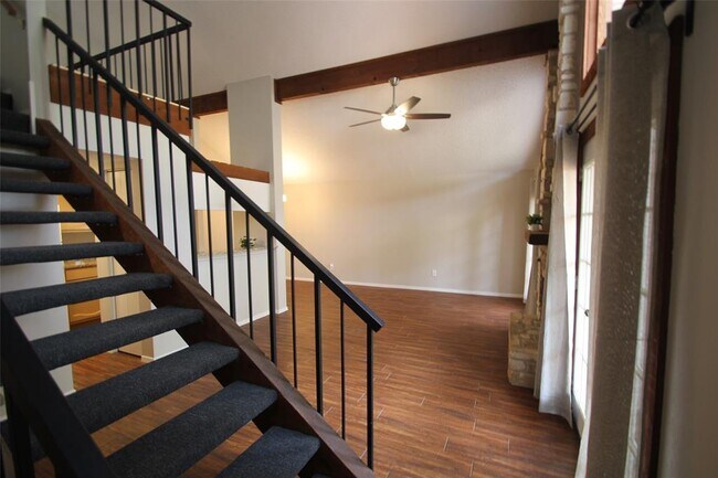 Photo - 1712 Cinnamon Path