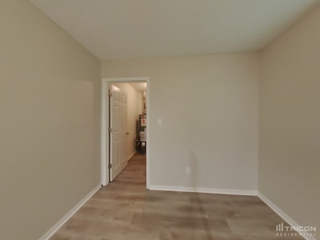 Photo - 114 Scarborough Ct