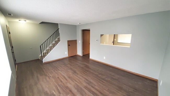 Photo - 452 N 18th Ave