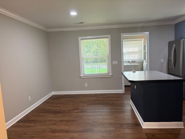 Photo - 1224 Venning Rd