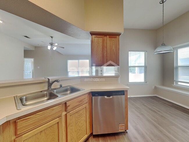 Photo - 210 Hilltop Dr