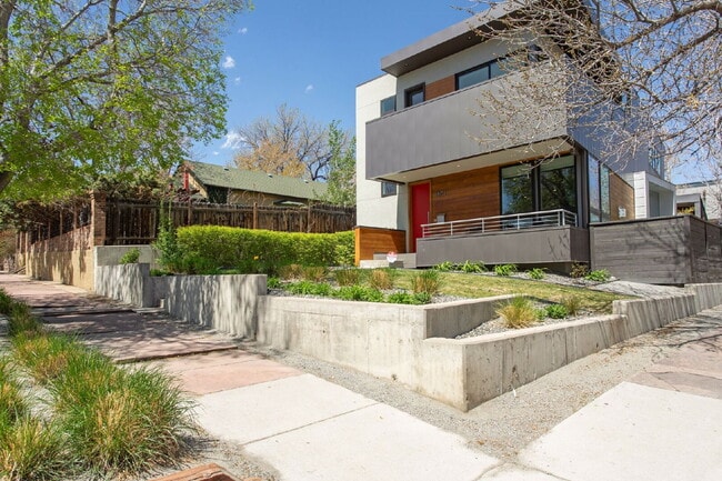 Photo - Spacious 5-Bed / 4-Bath home in LoHi for rent