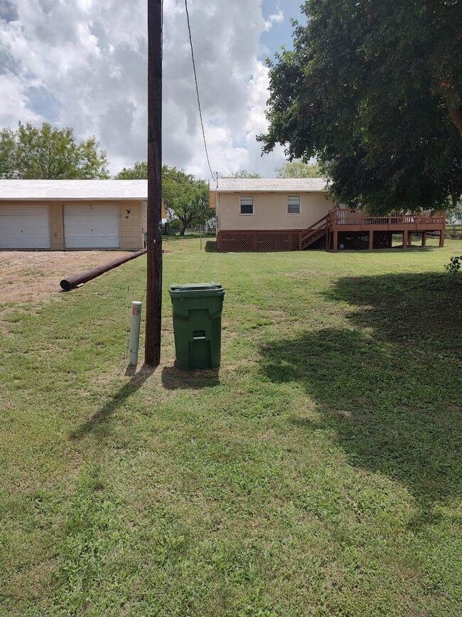 Building Photo - 403 S Vista Dr Unit 403