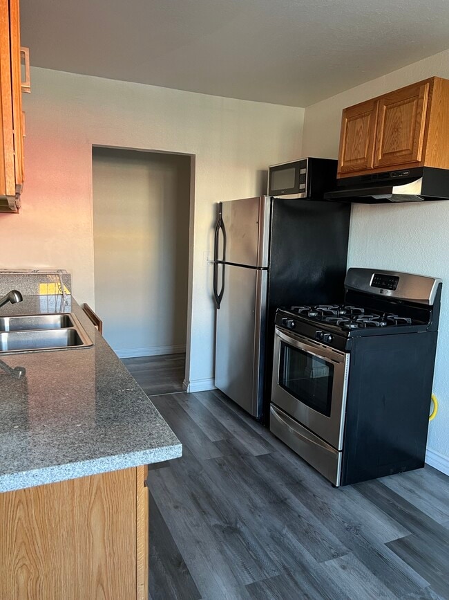 Building Photo - 4417 Avalon Blvd Unit 2