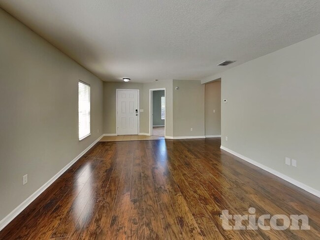Photo - 3165 Kearns Rd