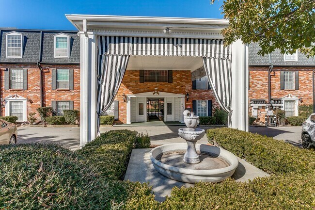 Photo - BEAUTIFUL ALAMO HEIGHTS CONDOMINIUM AT THE GEORGIAN Unit 207