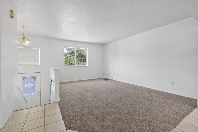 Photo - HUGE 6 bed 3 bath Home in Pocatello